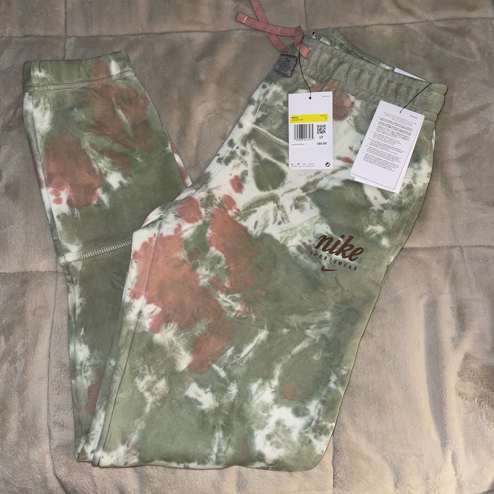 NWT Men’s Nike Joggers